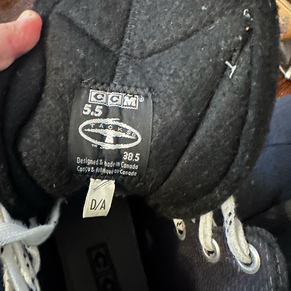 CCM Ice Skates - Picture 3 of 3